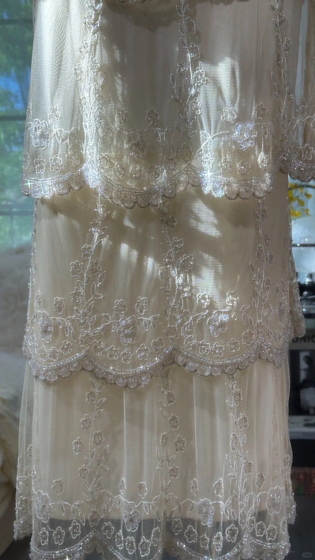 Cream Yellow V Neck Exquisite Beaded Lace Long Chiffon Tulle Ball Gown Evening Gown Wedding Party Gown Prom Gown Graduation Date Gown HZ1023