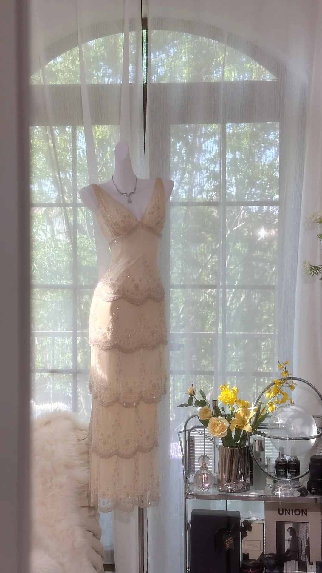 Cream Yellow V Neck Exquisite Beaded Lace Long Chiffon Tulle Ball Gown Evening Gown Wedding Party Gown Prom Gown Graduation Date Gown HZ1023